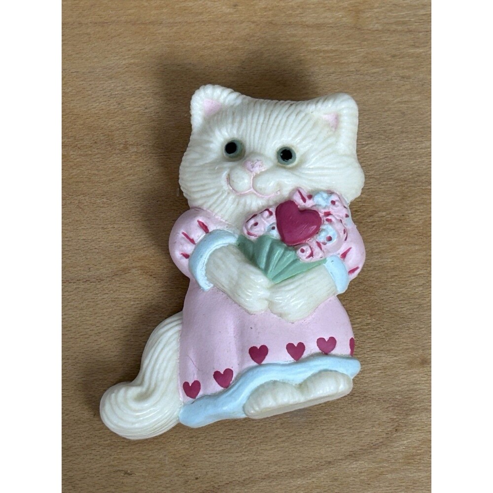 Hallmark Vintage Pin Brooch Cat Kitten With Heart Flower Bouquet Valentine's Day